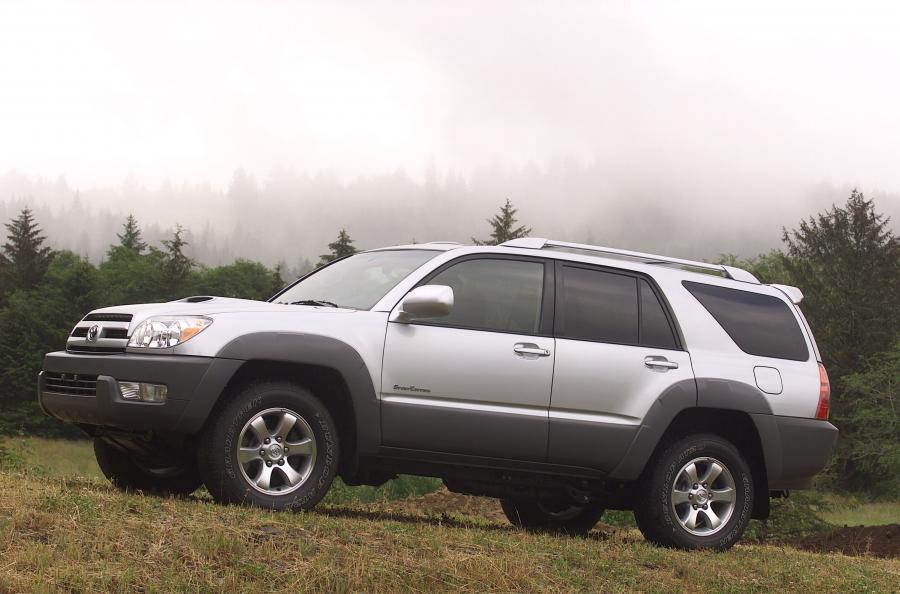  Toyota 4Runner 2003 года  (фото 24 из 41)